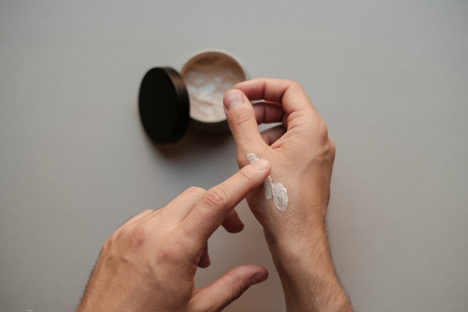 What Makes Natural Skin Products Better for Men's Daily Care